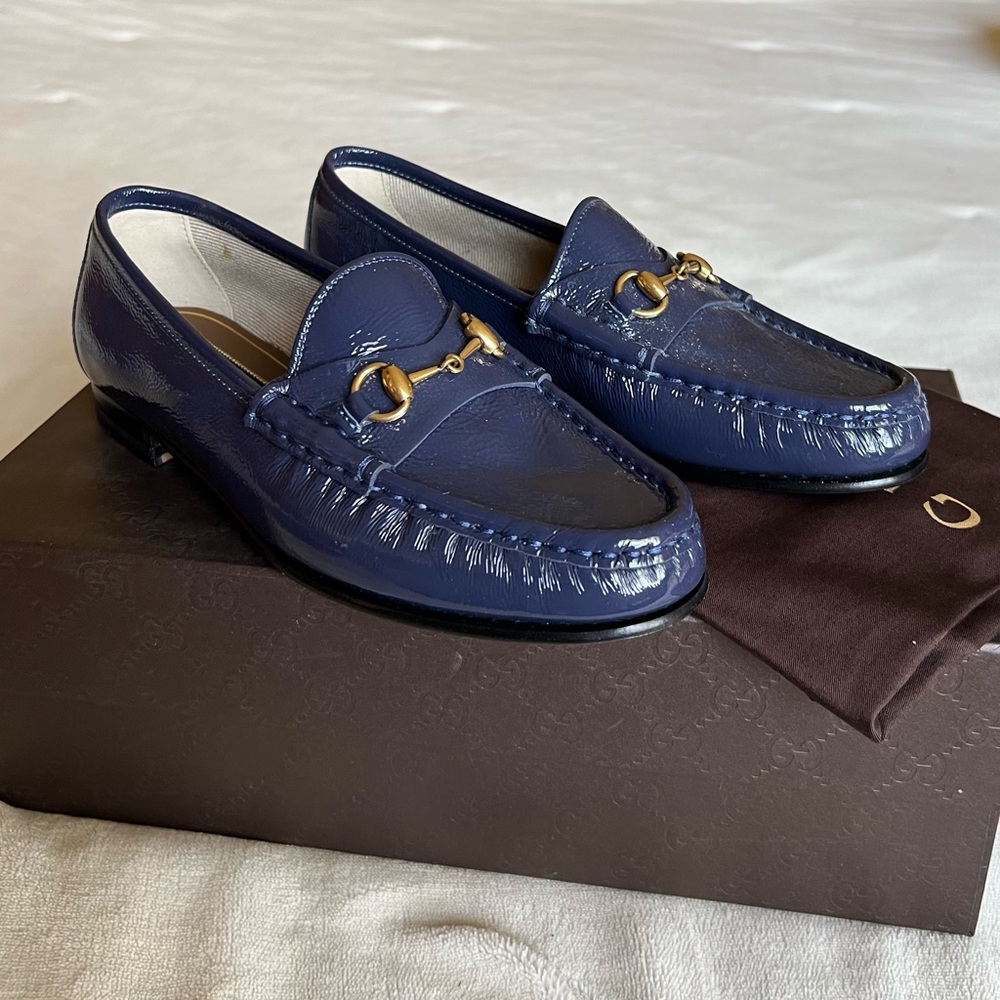 Gucci Navy Patent Leather Loafers with Gold Detail - Picture 3 of 5